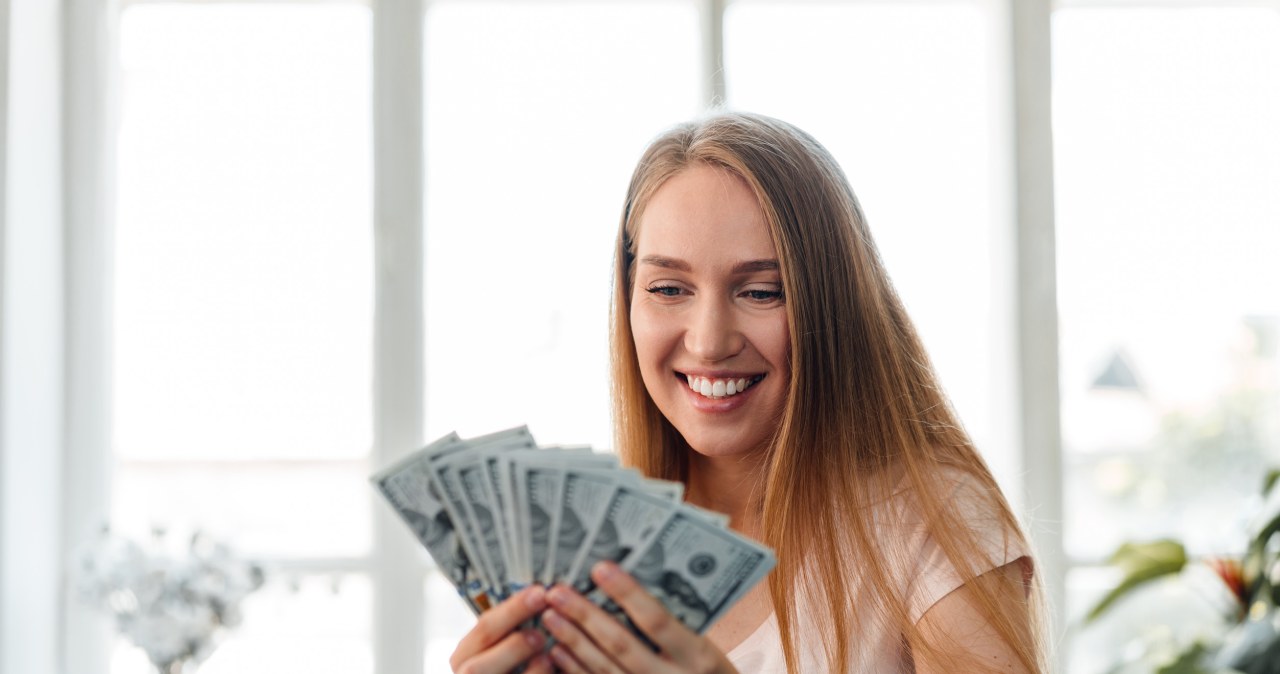 Tym znakom zodiaku zabraknie miejsca w portfelu. Rok należy do nich