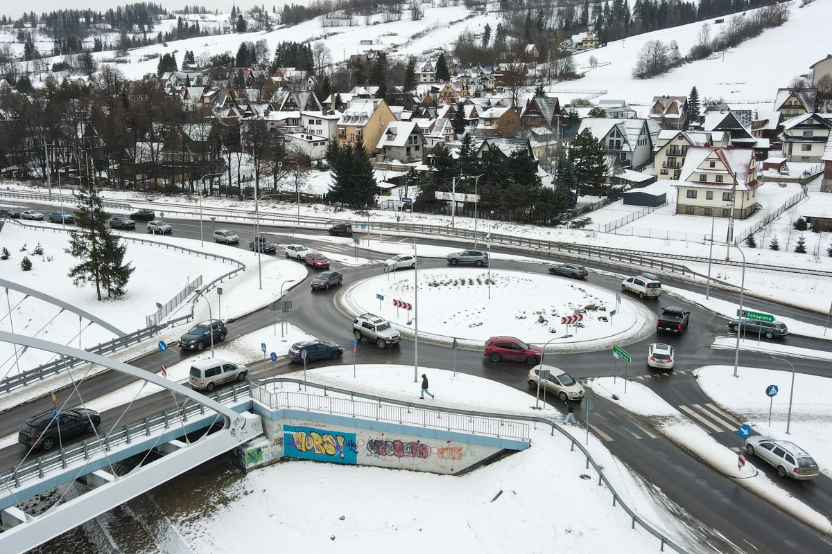 Pęknięcia na zakopiance. GDDKiA "doraźnie" naprawi szkody