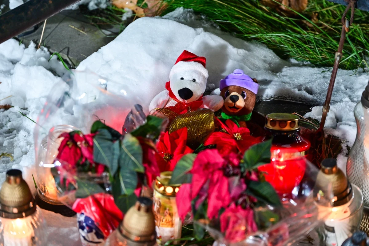 Prokuratura Okręgowa w Krakowie poinformowała o zwrocie w głośnej sprawie śmierci 14-letniej Natalii z Andrychowa (woj. małopolskie). Śledczy wydali postanowienia o postawieniu zarzutów czterem policjantom. 