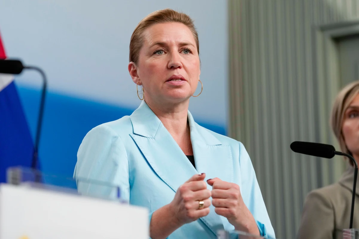 Premier Danii Mette Frederiksen przyznała we wtorek, że jej kraj "przeżywa mroczne czasy". W ten sposób nawiązała do rosnącej presji ze strony Stanów Zjednoczonych, które w ostatnim czasie zaostrzyły retorykę dotyczącą możliwego przejęcia przez Waszyngton kontroli nad Grenlandią. Aspiracji zajęcia wyspy nie kryje prezydent USA Donald Trump. 