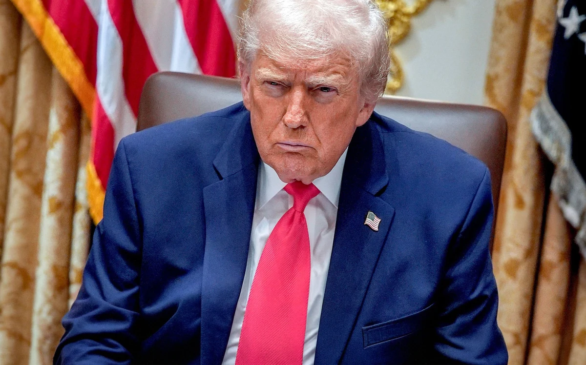 Prezydent Stanów Zjednoczonych Donald Trump w ostrych słowach odniósł się do gróźb śmierci kierowanych pod swoim adresem przez Iran. W wywiadzie telewizyjnym zapowiedział, że jakakolwiek próba zamachu spotka się z bezprecedensową odpowiedzią militarną USA.