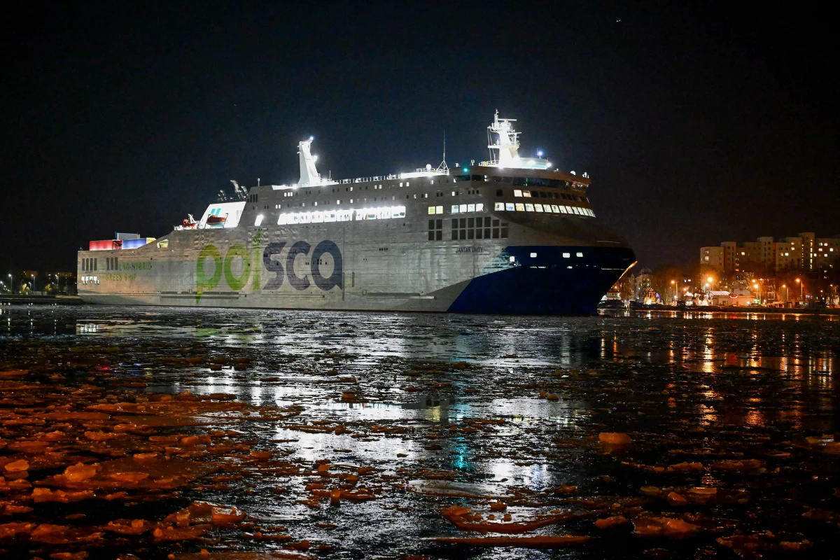 Prom Jantar Unity wypłynął we wtorek wieczorem ze Świnoujścia do szwedzkiego Trelleborga. To pierwszy komercyjny rejs nowego polskiego promu, największego na liniach Polska - Skandynawia.