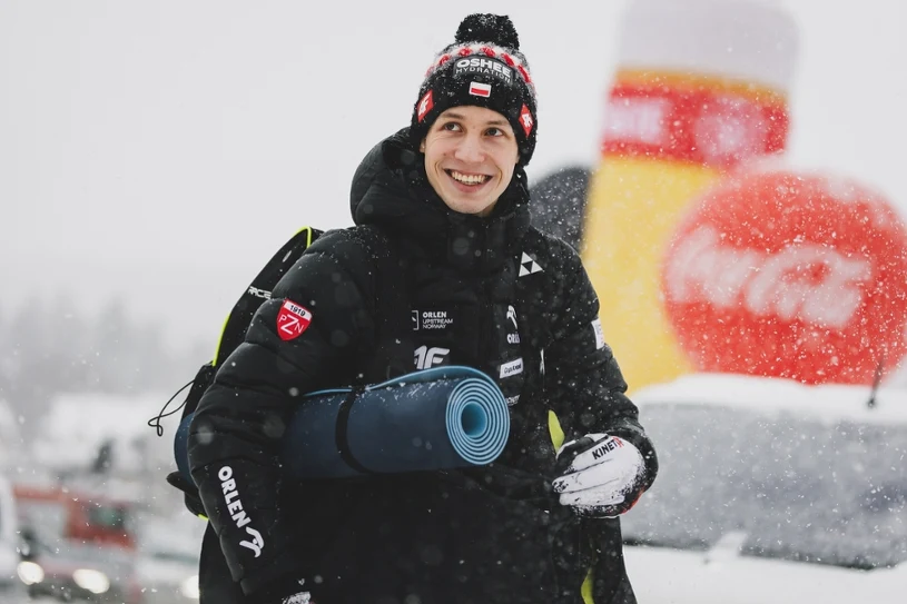 Na jaw wychodzi, co Tomasiak robił po zawodach w Sapporo. Nie był sam