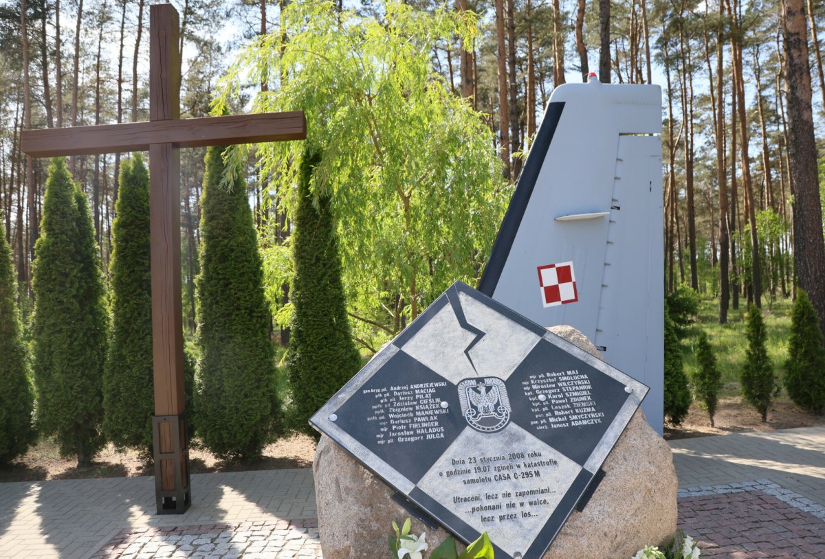 To była największa katastrofa polskiego lotnictwa wojskowego. 18 lat po tragedii pod Mirosławcem