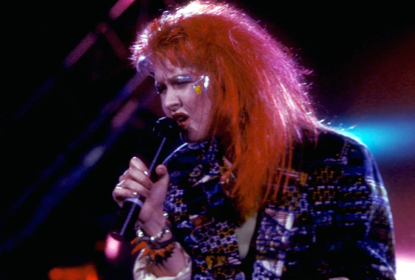 Legendarna Cyndi Lauper robi wyprzedaż szafy! Środki trafią na szczytny cel