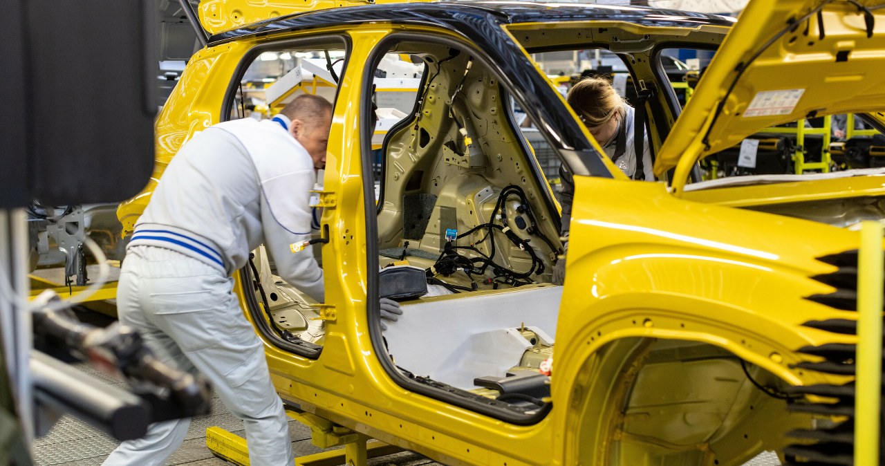 Spór zbiorowy w fabryce w Tychach. Związkowcy mówią o zastraszaniu załogi