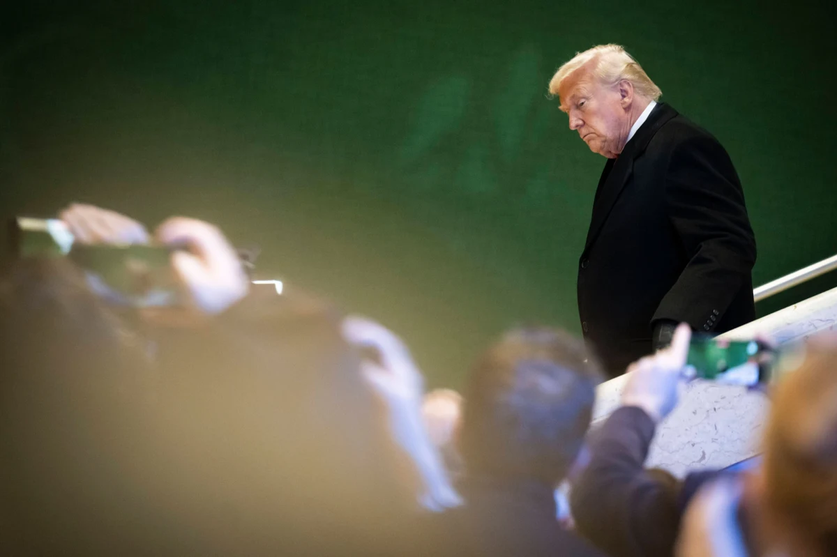 Wycofanie się Donalda Trumpa z gróźb wobec Grenlandii zostało ocenione jako krok w dobrą stronę, jednak eksperci ostrzegają, że szkody wyrządzone przez amerykańskiego prezydenta dla NATO i relacji transatlantyckich mogą być nieodwracalne. Wydarzenia z Davos wywołały falę niepokoju wśród sojuszników USA.