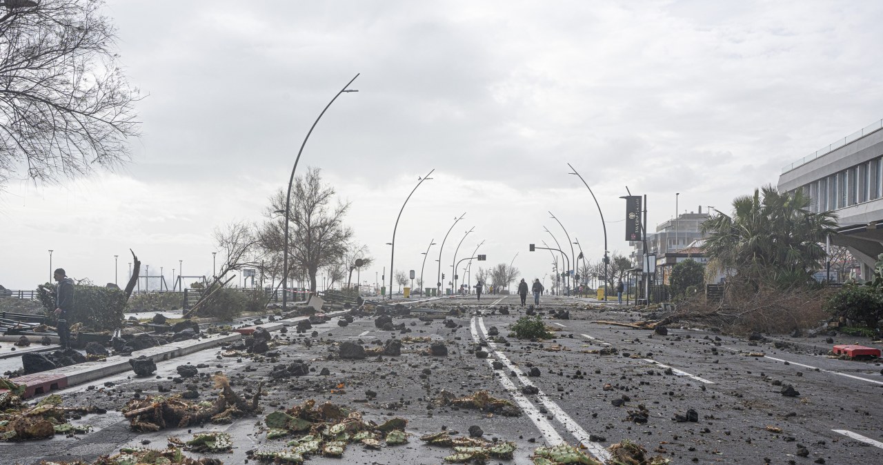 Włochy. Cyklon Harry uderzył z pełną mocą. Sycylia i Sardynia liczą straty