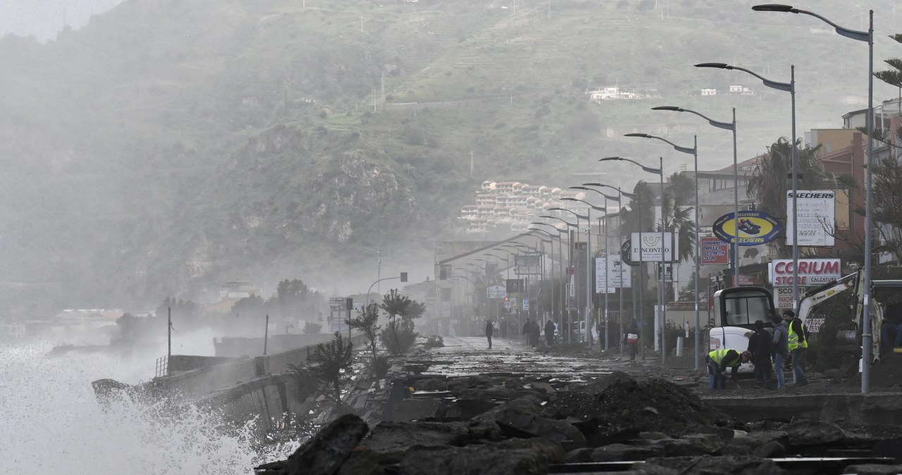Apokaliptyczne sceny po przejściu cyklonu. Harry wyrządził potężne straty