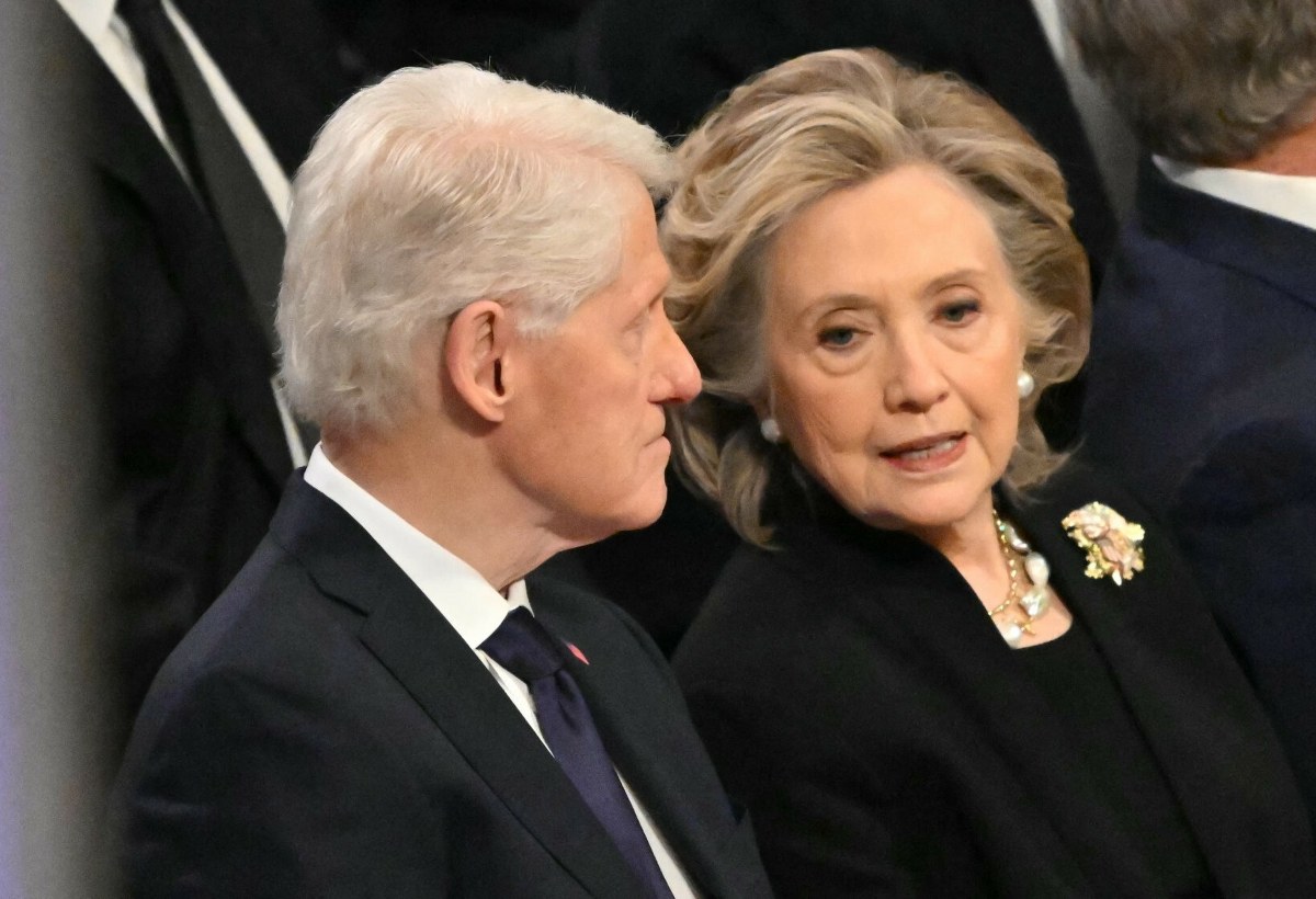 Bill i Hillary Clintonowie oskarżeni. "Nikt nie stoi ponad prawem"