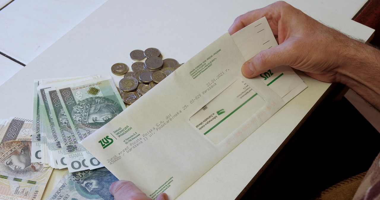 Ci seniorzy dostaną kilkaset złotych do emerytury. najważniejsze warunki