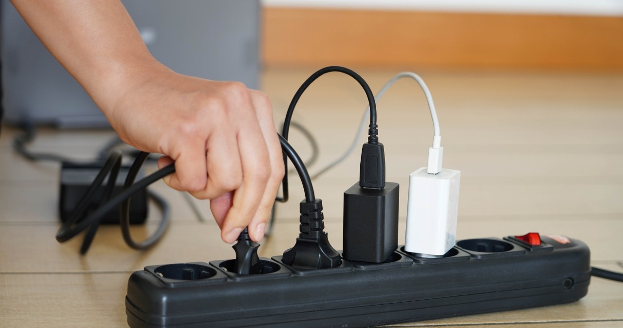 Jak dużo prądu pobiera telewizor? Tyle kosztują nas sprzęty domowe