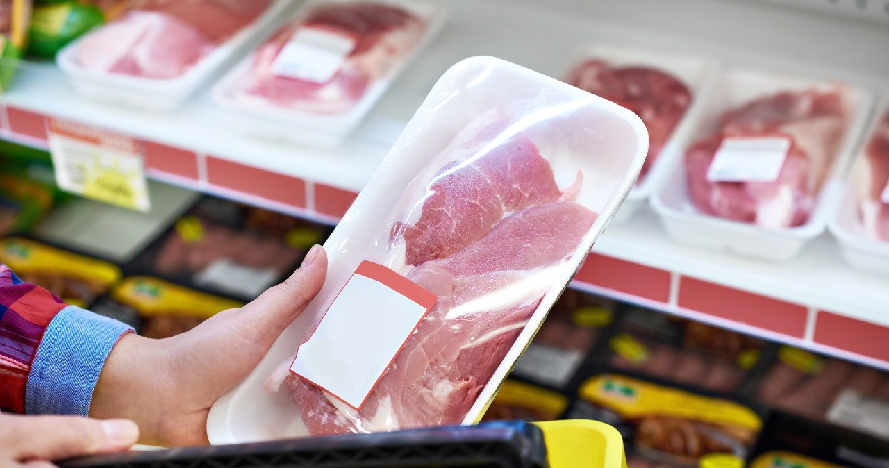 Ogromny błąd przy segregowaniu odpadów. Chodzi o wkłady z mięsa