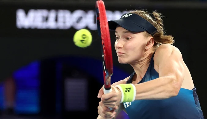 Było już 1:3, 15-40 u Rybakiny z Francuzką. Urodzona w Moskwie odpadła