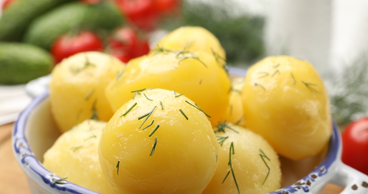 Wystarczy drobna zmiana. Ziemniaki ugotujesz znacznie szybciej