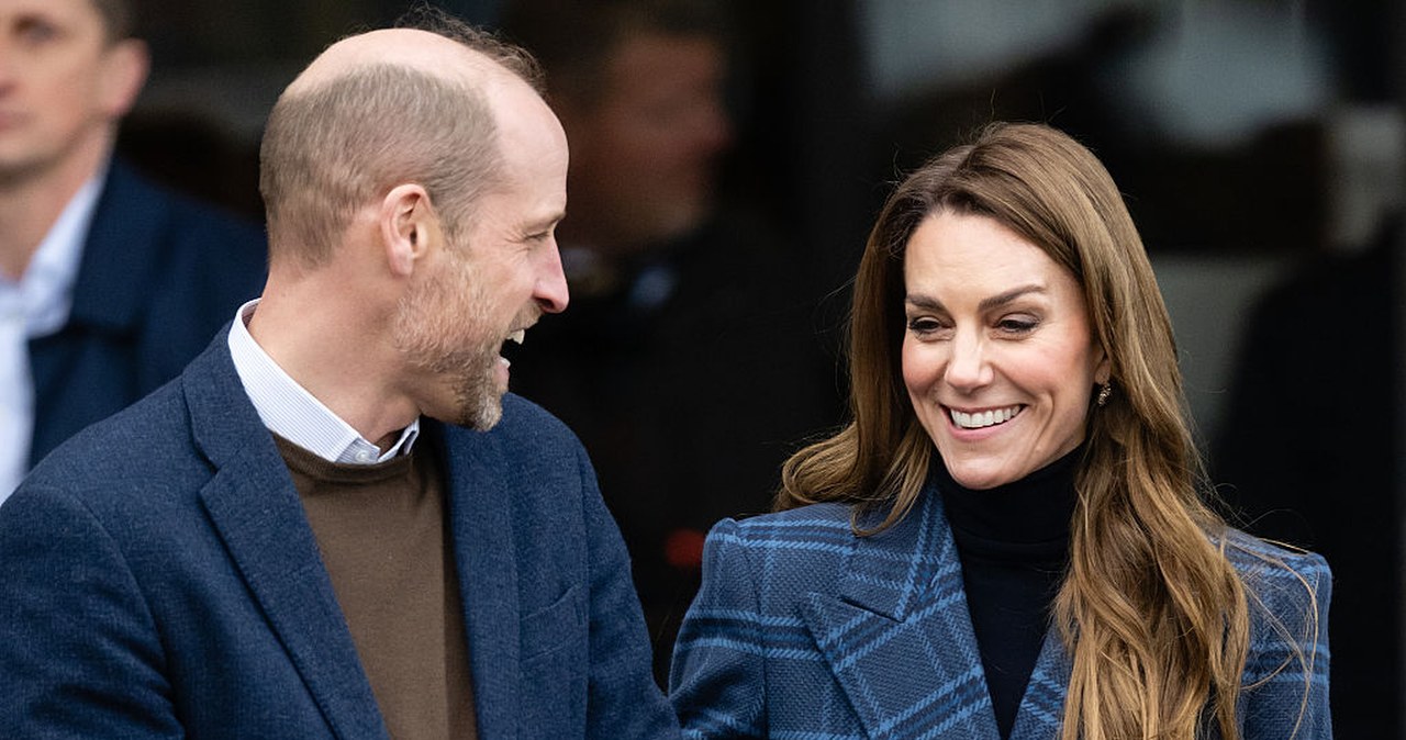 Płaszcz według projektu księżnej Kate i rycerski gest księcia Williama