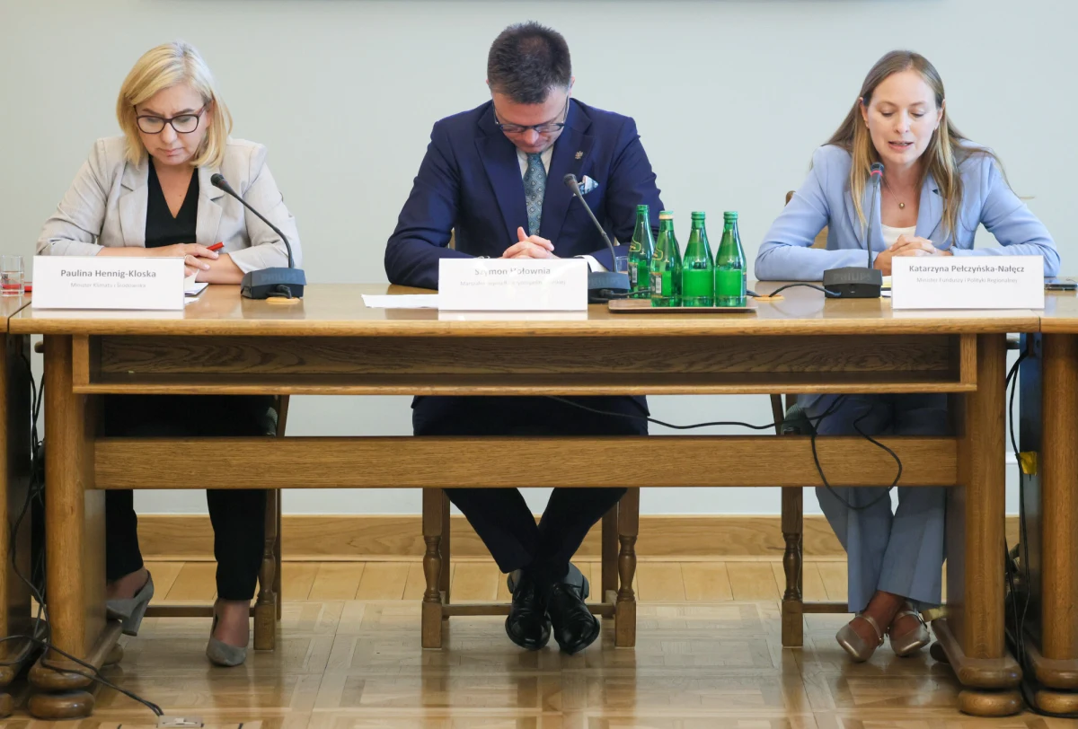 "W tej chwili nie można wykluczyć scenariusza, że ta I tura także będzie musiała zostać powtórzona" - usłyszał od członków Rady Krajowej Polski 2050 dziennikarz RMF FM Kacper Wróblewski. Rada ma do rozpatrzenia 24 protesty, które dotyczą także I tury wyborów. 