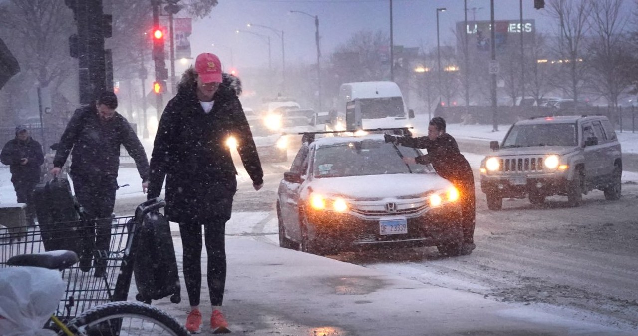 Ambasada RP ostrzega Polaków w USA. "Zrób zapasy żywności, wody i zatankuj"