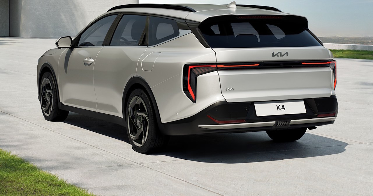 Kia K4 już w salonach. Znamy ceny, również wersji kombi
