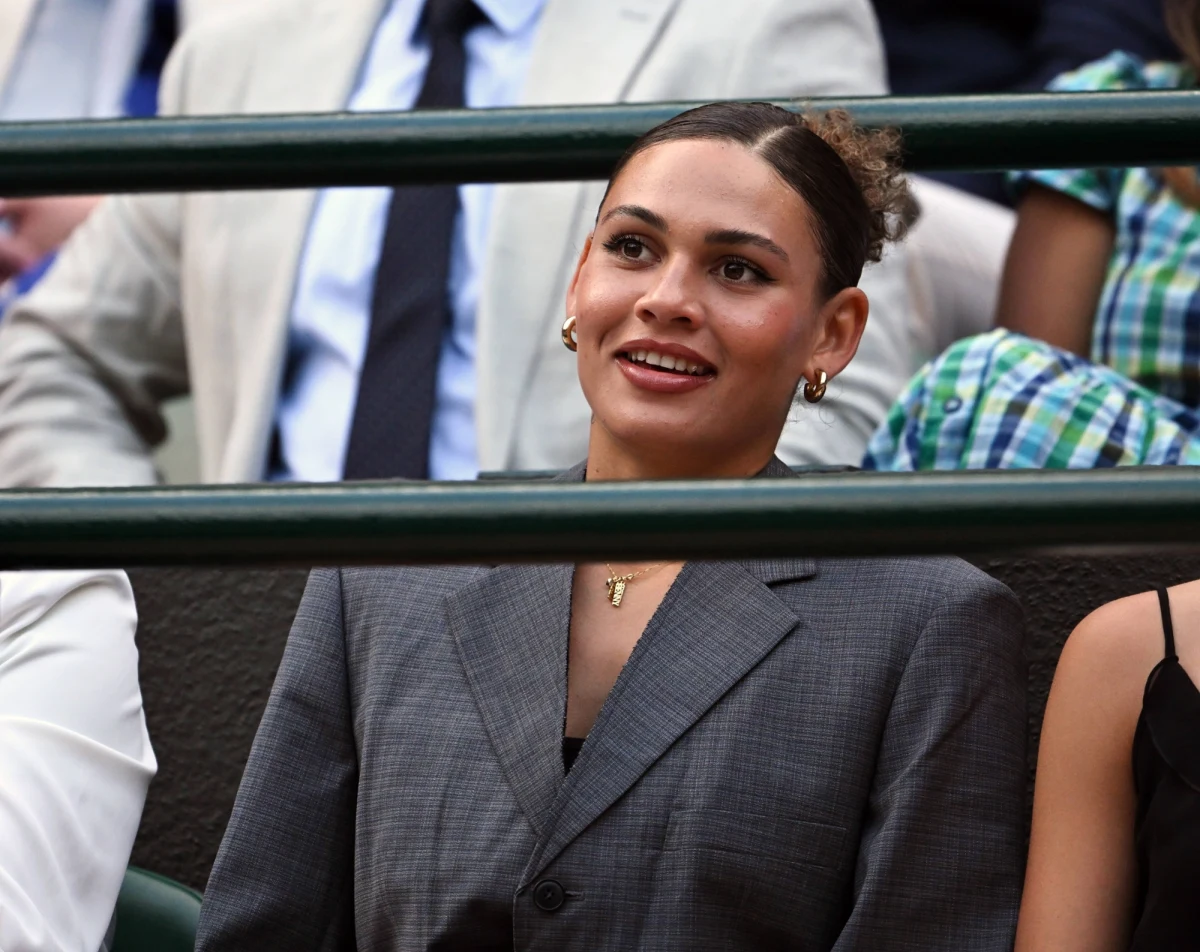 Trinity Rodman, amerykańska piłkarka i córka legendarnego koszykarza NBA Dennisa Rodmana, podpisała nowy kontrakt z klubem Washington Spirit. Na mocy umowy będzie zarabiać ponad dwa miliony dolarów za sezon, co czyni ją najlepiej opłacaną piłkarką na świecie.