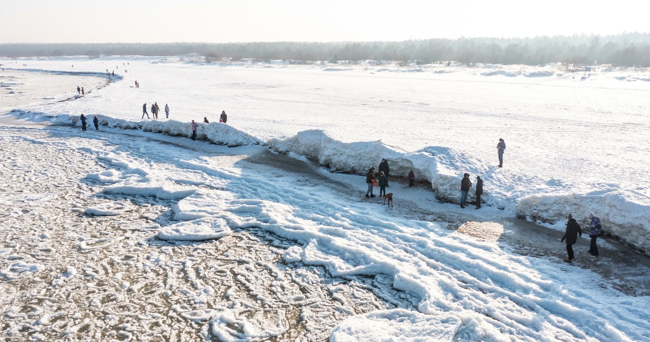 "Lodowe tsunami" w Mikoszewie. Torosy sięgają choćby dwóch metrów!