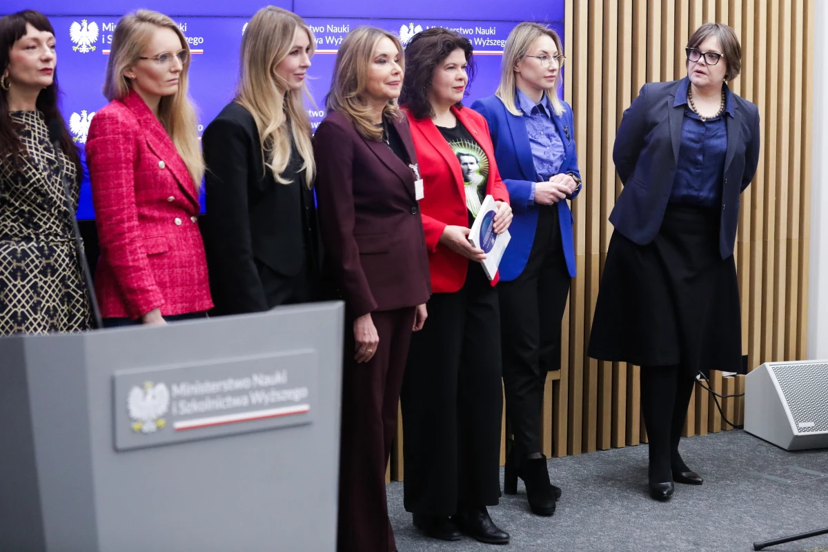 Reprezentacja co najmniej 30 proc. obu płci we władzach uczelni i instytutów oraz feminatywy we wszystkich dokumentach - to niektóre założenia przedstawionego w piątek przez Ministerstwo Nauki i Szkolnictwa Wyższego pakietu antydyskryminacyjnego, który ma być częścią ustawy o szkolnictwie wyższym i nauce.