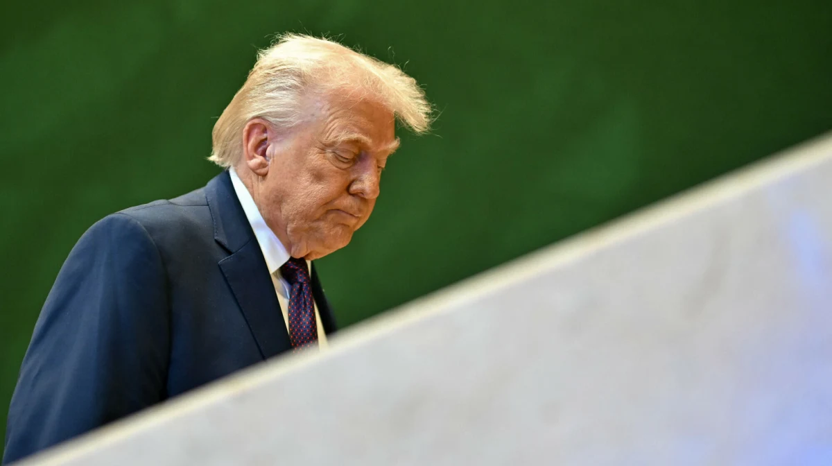 Hiszpania nie dołączy do Rady Pokoju powołanej przez Donalda Trumpa - ogłosił premier Pedro Sanchez. Szef hiszpańskiego rządu ostro skrytykował Stany Zjednoczone za łamanie prawa międzynarodowego i naciski na europejskich sojuszników, podkreślając, że inicjatywa amerykańskiego prezydenta wykracza poza ramy ONZ i nie uwzględnia kluczowych stron konfliktu na Bliskim Wschodzie.