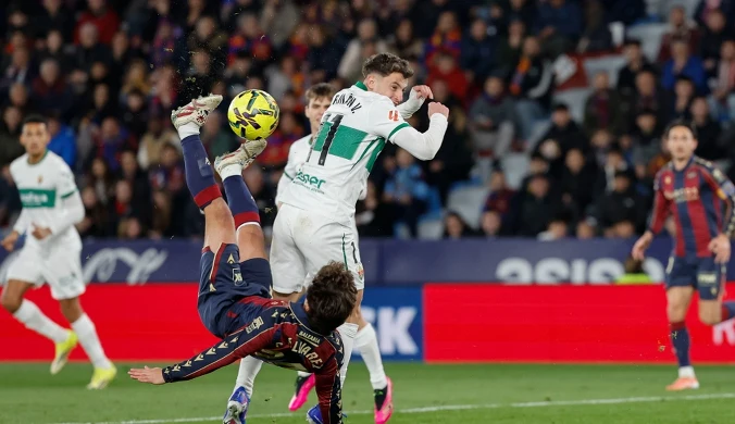 Szaleństwo tuż przed Barceloną. Gol stadiony świata. Stadion zamilkł