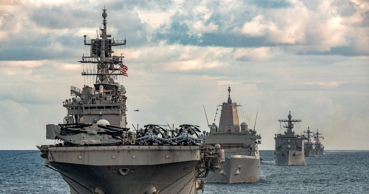 Trump wydał rozkaz, armada ruszyła. Iran grzmi, grożą "wojną totalną"