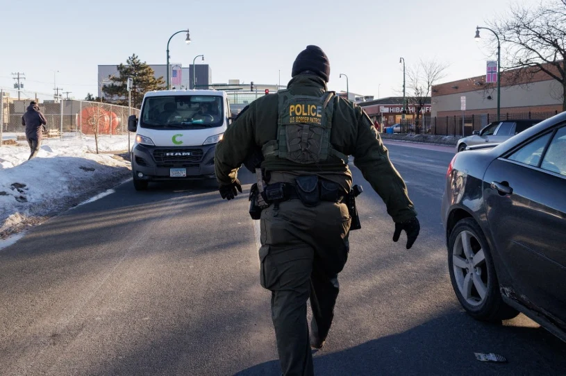 Śmierć 37-letniego mężczyzny w USA. Analizują nagrania, wysłali wojsko