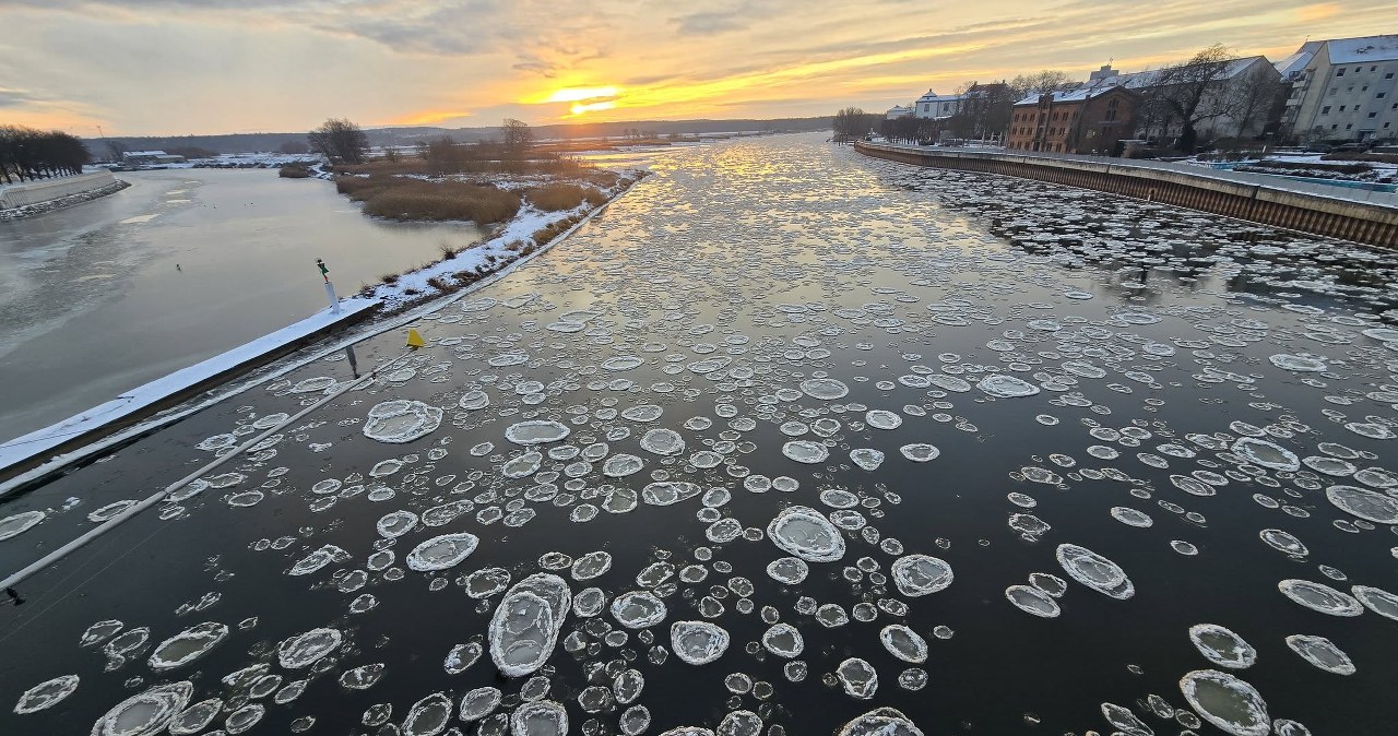 Nie lód i nie kra. Tajemnicze kręgi na rzekach w Polsce