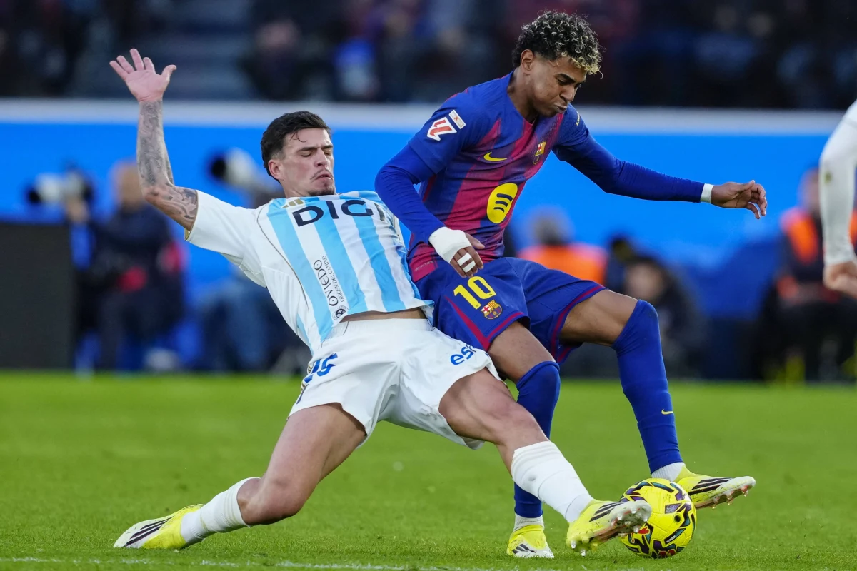 Barcelona pokonała na własnym stadionie ostatnią drużynę tabeli, Oviedo, 3:0 w ramach 21. kolejki La Liga i odzyskała prowadzenie w hiszpańskiej ekstraklasie. Robert Lewandowski rozegrał pełny mecz, jednak tym razem nie wpisał się na listę strzelców.
