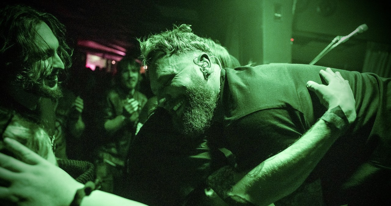 Polskie emo kontra: muzyka popularna. „Jak ktoś upadnie, to go podnieście”