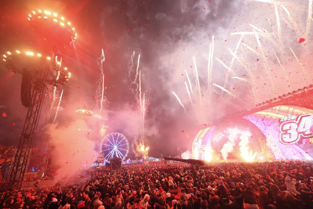 O 20 w niedzielę w całym kraju rozbłysły światełka do nieba - kulminacyjny moment 34. Finału Wielkiej Orkiestry Świątecznej Pomocy. Na godzinę 20:05 ekran umieszczony w specjalnym studiu WOŚP wskazuje kwotę ponad 91 milionów złotych. 