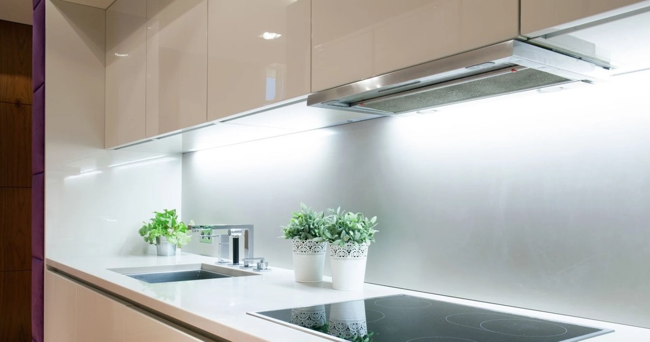 Tyle prądu zużywa płyta indukcyjna. Roczne koszty można jednak obniżyć