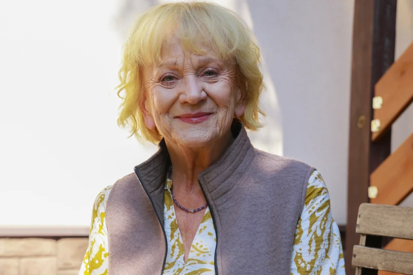 Po 50 latach Rożniatowska znów założyła suknię ślubną. Oto kulisy