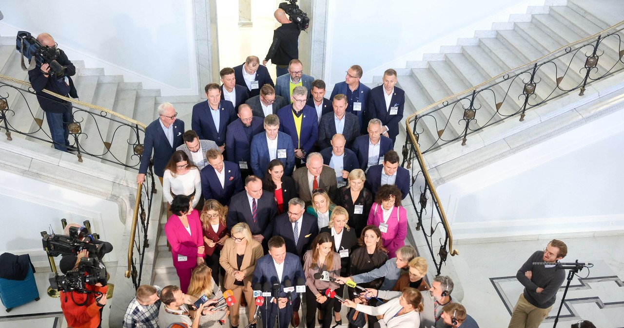 Tajemnicza "13" Szymona Hołowni. Znamy nazwiska