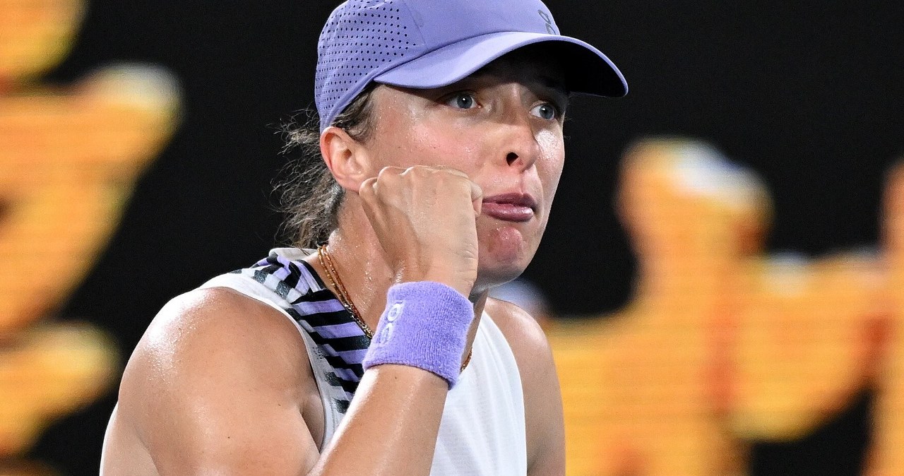 Incydent w AO. Świątek potrzebowała pomocy. Abramowicz dobiegła pierwsza