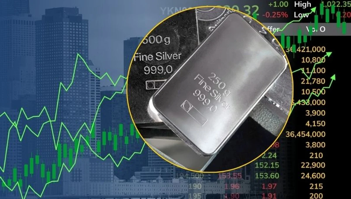 Ceny srebra osiągają historyczne maksima, kontynuując spektakularne wzrosty z ubiegłego roku. W poniedziałek notowania w USA wzrosły o 5,9 proc., osiągając poziom 109,1 dolarów za uncję. Kontrakty terminowe na srebro podskoczyły o 7,5 proc., przekraczając 108,8 dolarów. W 2025 roku metal zdrożał aż o 150 proc., wyprzedzając nawet rekordowe wzrosty złota.