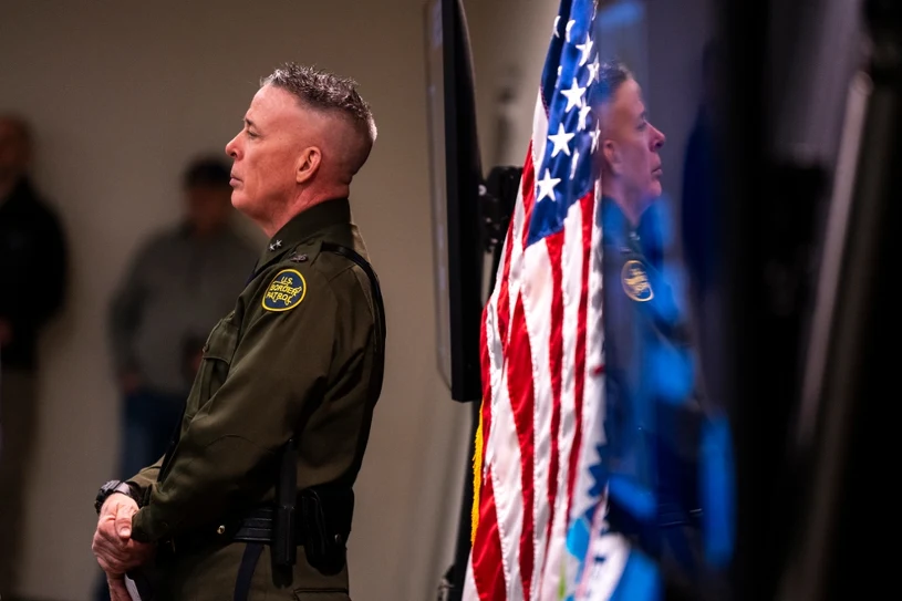 Trump sprząta po tragedii w Minneapolis. Media: Przywódca agentów wycofany