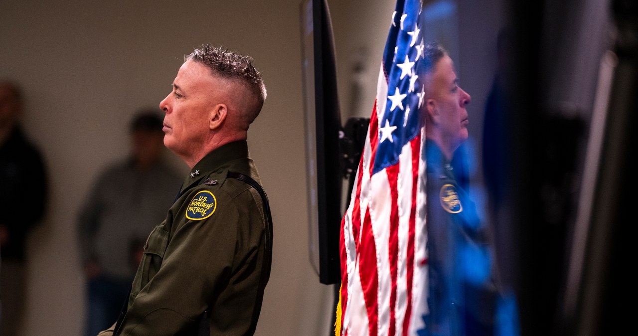 Trump sprząta po tragedii w Minneapolis. Media: Przywódca agentów wycofany