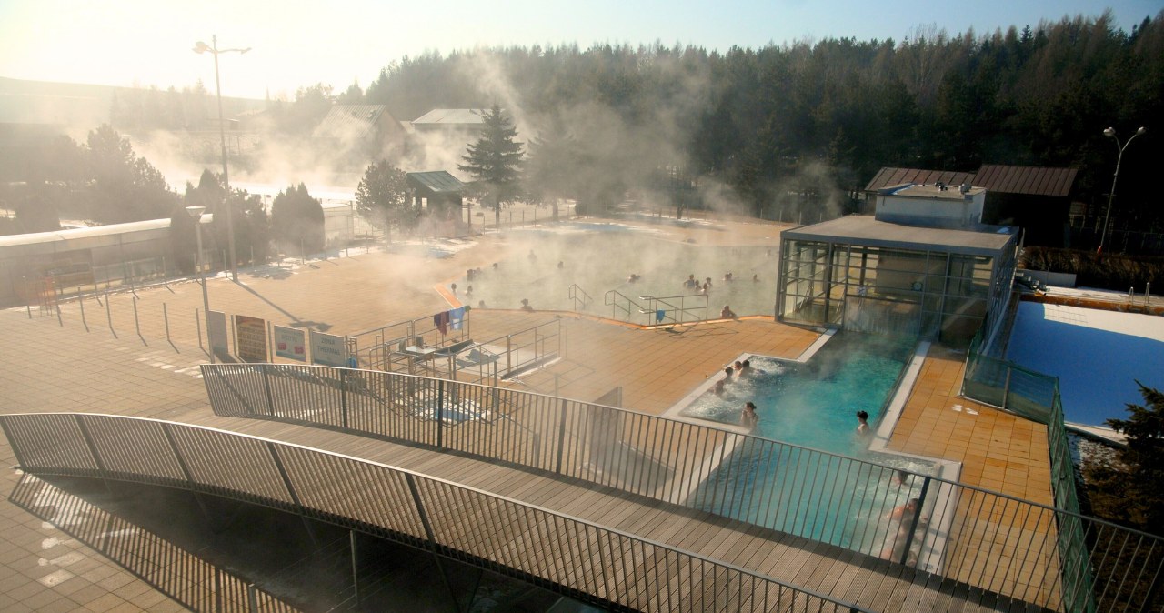 Tu nie ma tłumów. Baseny termalne i góry godzinę od polskiej granicy