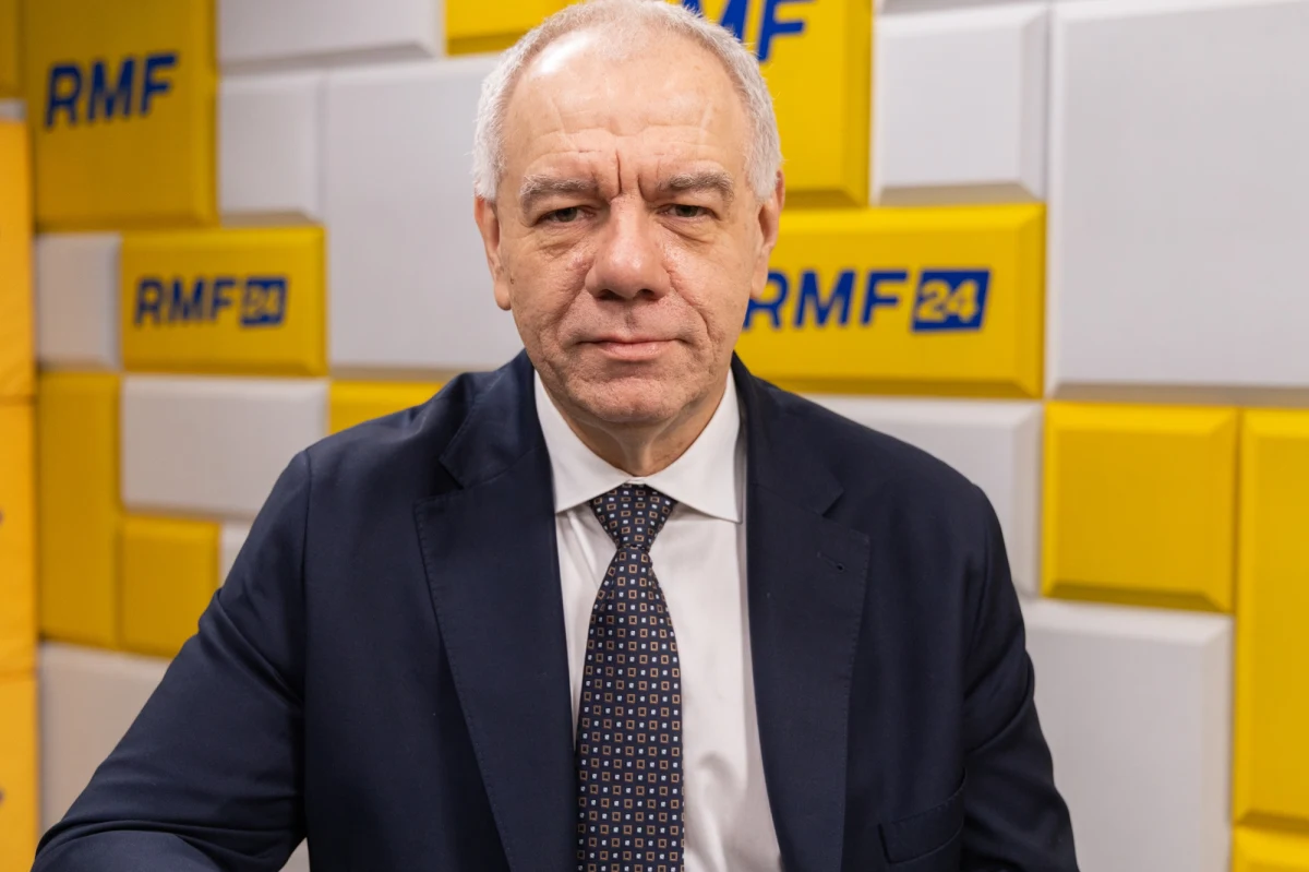 Jestem przekonany, że powinniśmy być członkiem Rady Pokoju. Zawsze warto być przy stole – mówił w Porannej rozmowie w RMF FM poseł PiS Jacek Sasin. Były wicepremier zwrócił uwagę, że "twardy zawodnik" Karol Nawrocki jest potrzebny w związku z tym, "co wyprawia Donald Tusk".