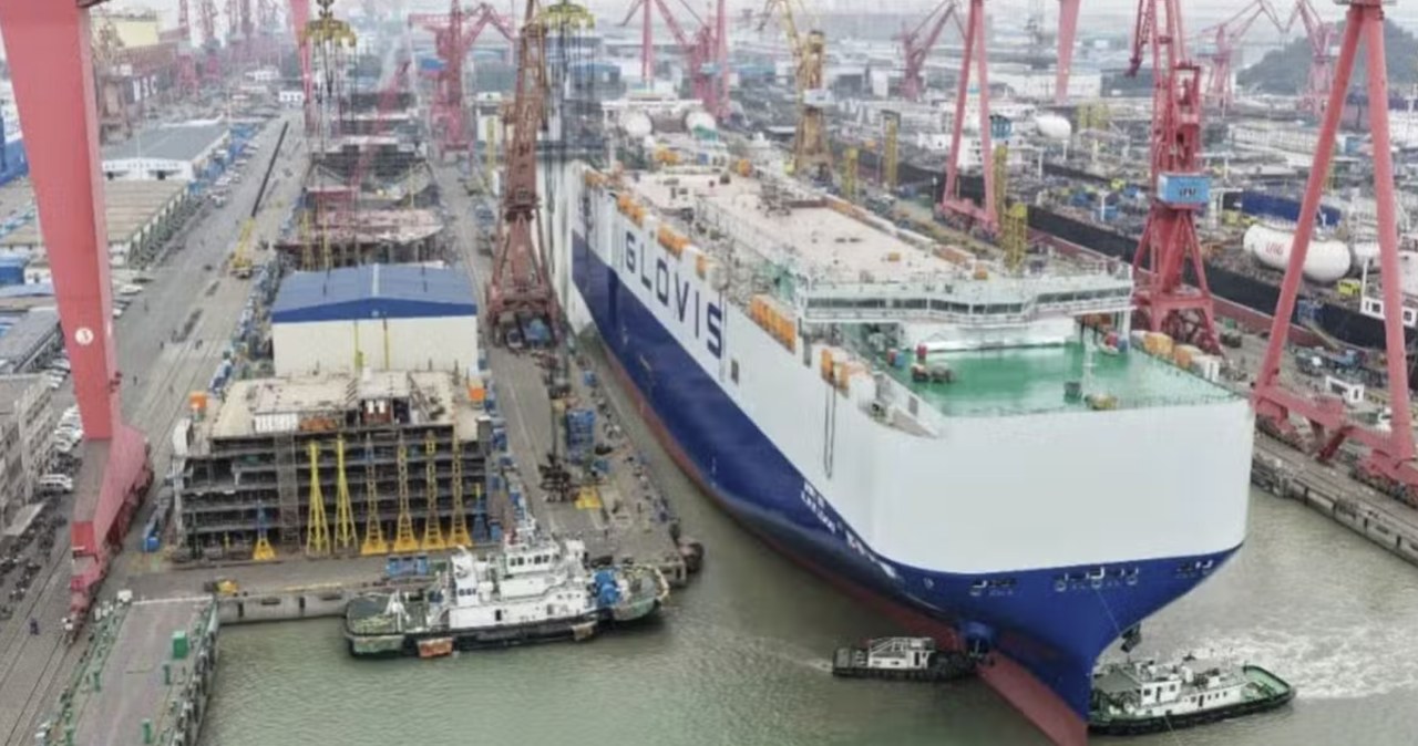 Pokazali największy samochodowiec na świecie. Mieści 10 800 aut