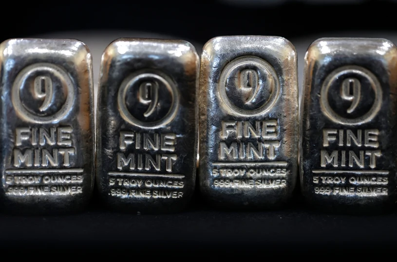 Srebro na cenowej huśtawce. "Gorące ręce" na rynku metali