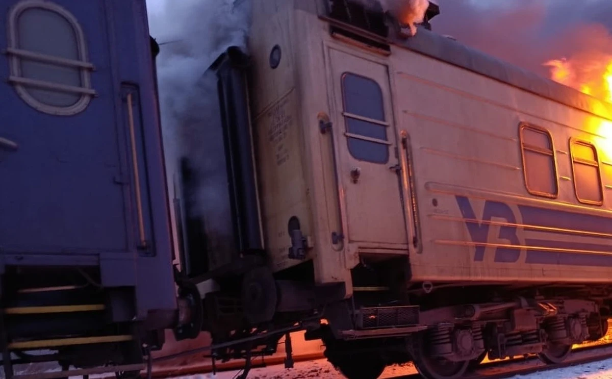 Rosyjskie wojska zaatakowały dronami typu Shahed pociąg pasażerski relacji Barwinkowe–Lwów–Czop. Na pokładzie znajdowało się 291 pasażerów. W wyniku ataku zabite zostały trzy osoby, a kolejne dwie odniosły rany.