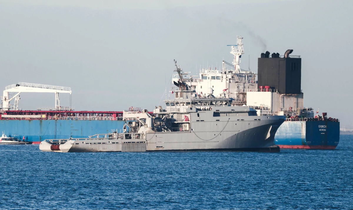 14 europejskich krajów, w tym Polska, wysłało wyraźny sygnał ostrzegawczy w kierunku rosyjskiej floty cieni. Opublikowano list otwarty, który w pewnym stopniu formalizuje działania i zwiększa presję na jednostki kluczowe dla eksportu rosyjskiej ropy naftowej.