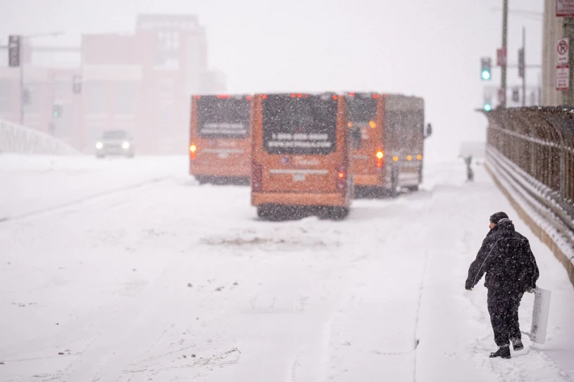 Zima sparaliżowała USA. Dziesiątki ofiar, kilkaset tysięcy osób bez prądu