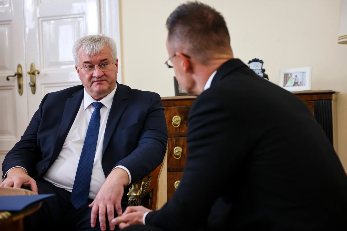 "Węgry są jedyną przeszkodą dla członkostwa Ukrainy w UE. To zdecydowana prawda" - w ten sposób minister spraw zagranicznych Węgier Peter Szijjarto skomentował wywiad udzielony przez szefa ukraińskiej dyplomacji Andrija Sybihę.