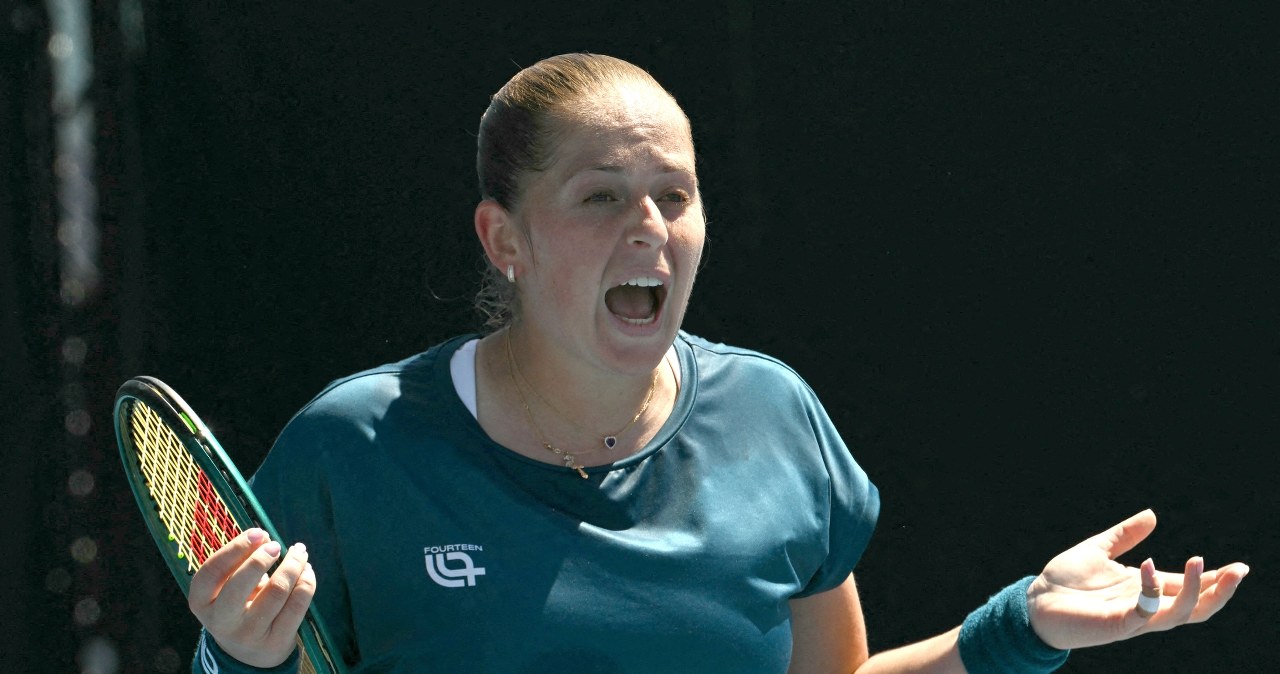 Świątek przegrała, godzinę później ruszyła Ostapenko. Tie-break zdecydował